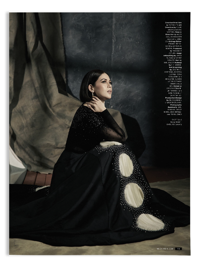 MEGA - Volume IV - Charo Santos-Concio