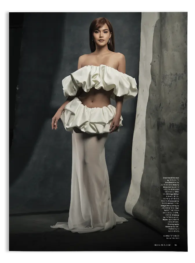 MEGA - Volume IV - Charo Santos-Concio